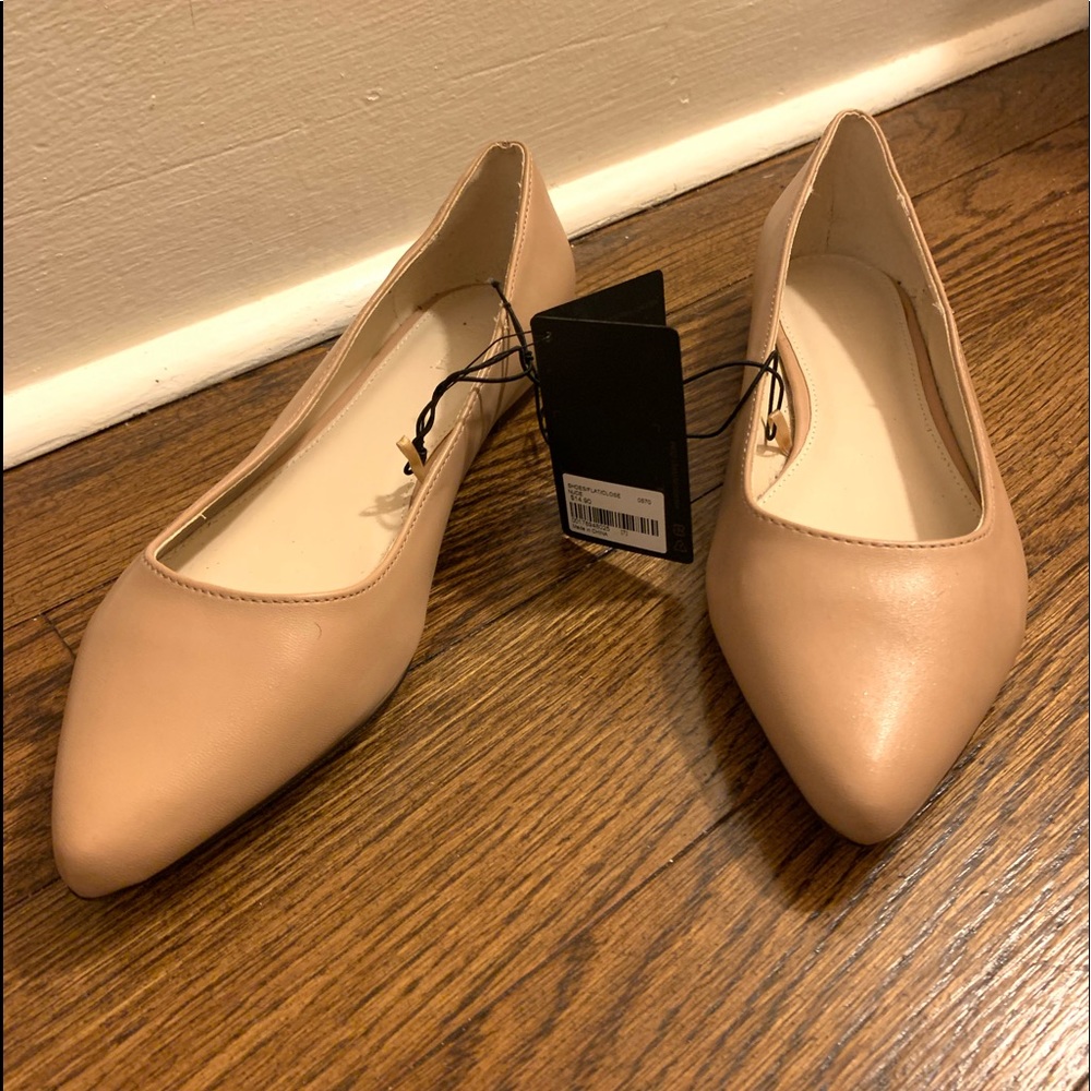 Flats/Shoes